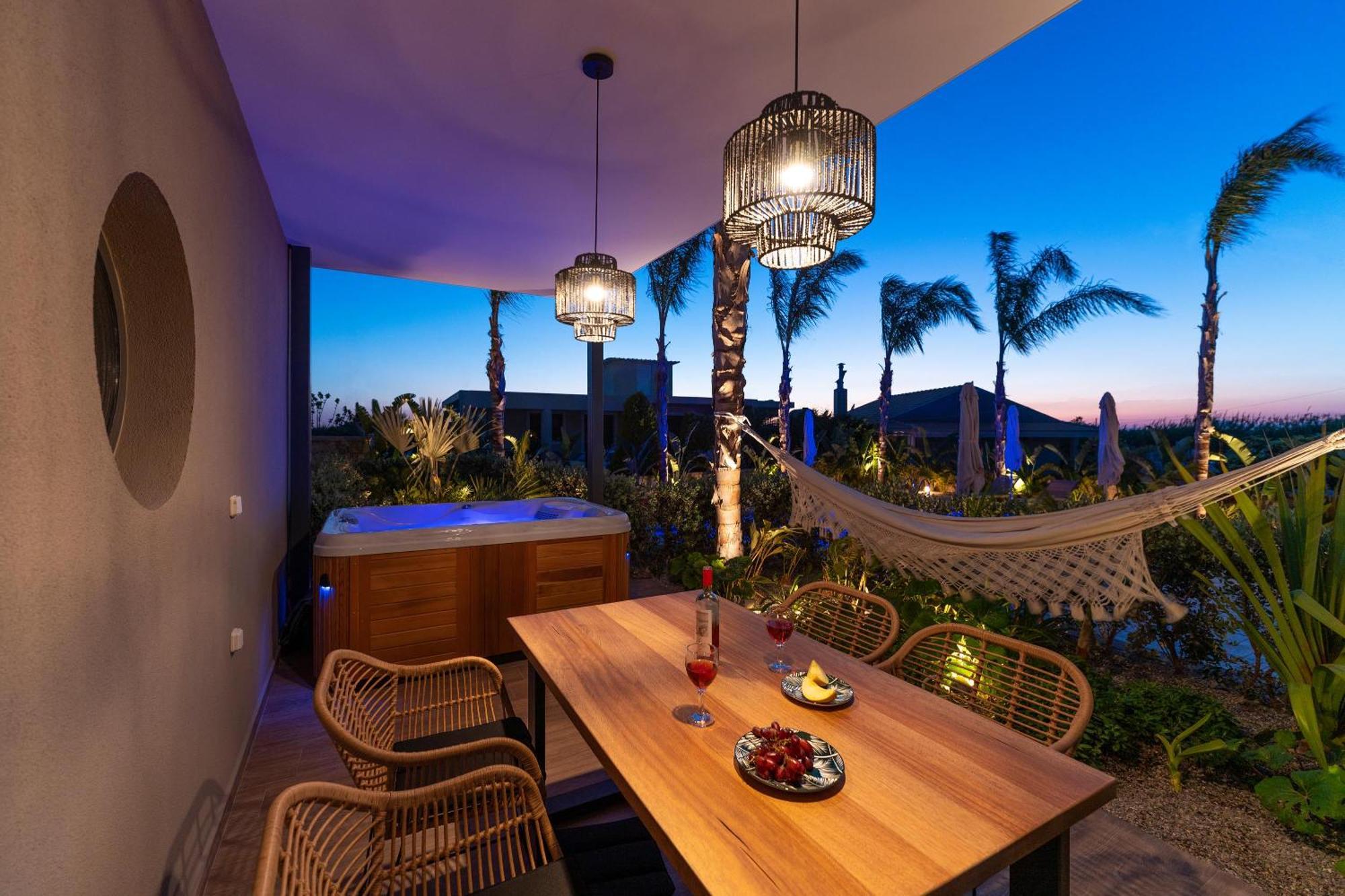 Palmeral Luxury Suites Kremastí Стая снимка